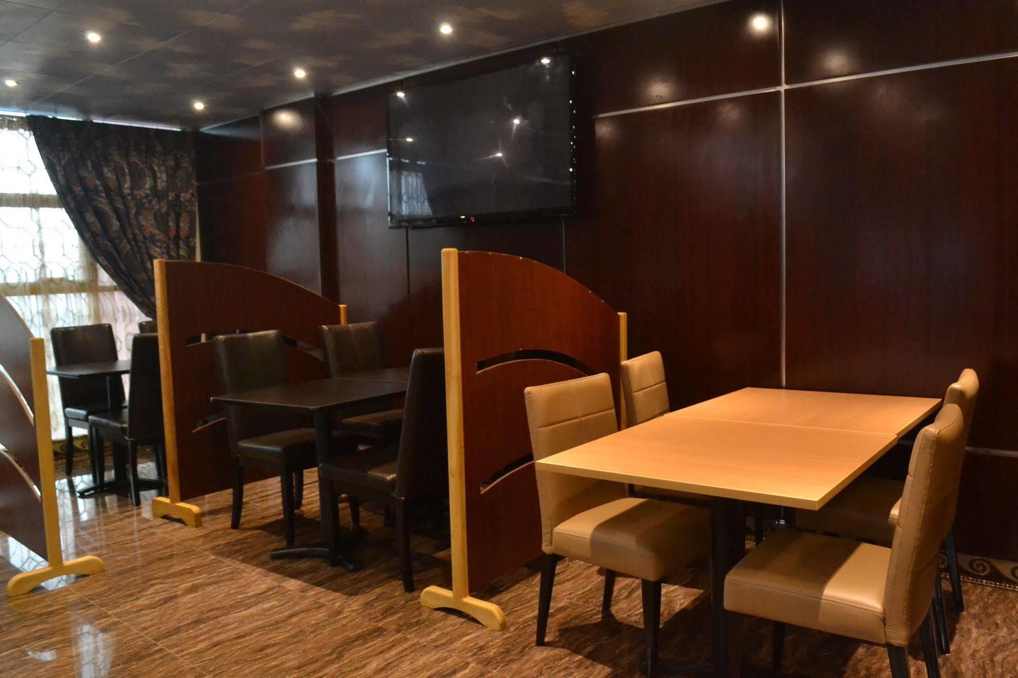 Noubou International Hotel Ντουάλα Εξωτερικό φωτογραφία