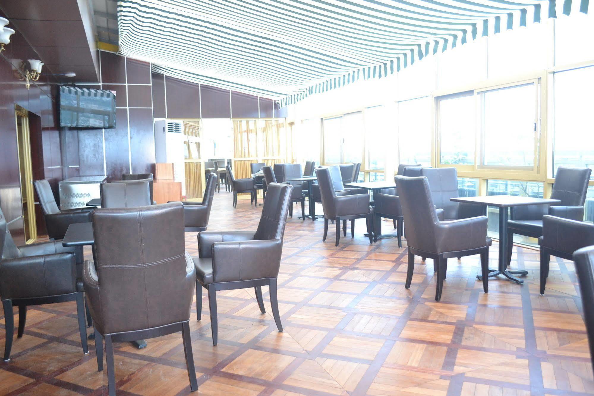 Noubou International Hotel Ντουάλα Εξωτερικό φωτογραφία
