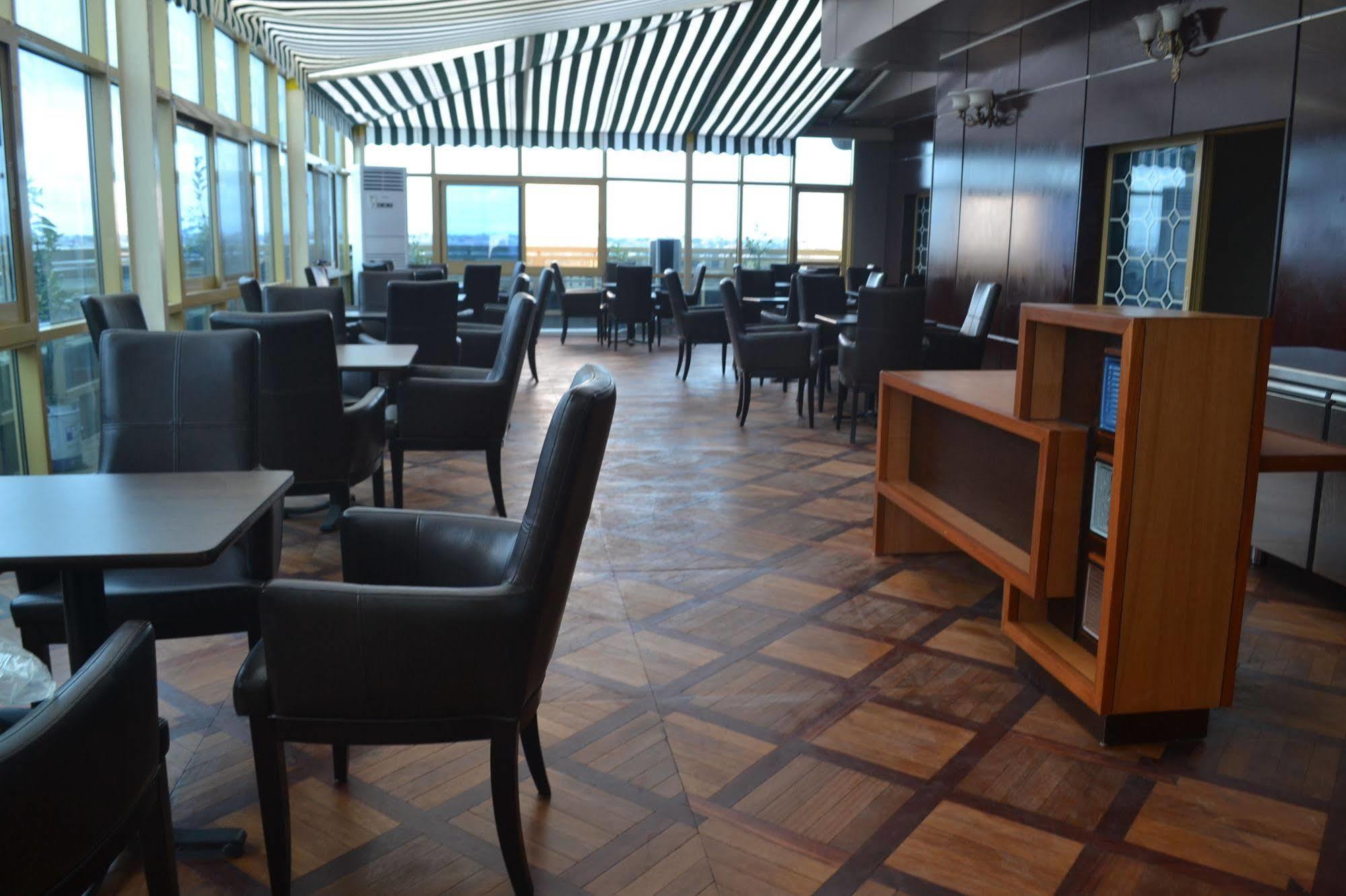 Noubou International Hotel Ντουάλα Εξωτερικό φωτογραφία