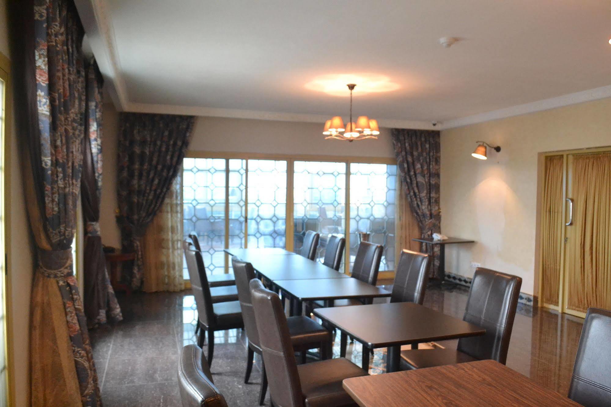 Noubou International Hotel Ντουάλα Εξωτερικό φωτογραφία